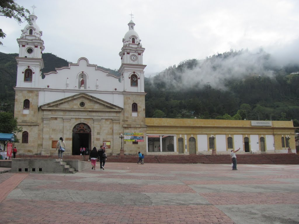 Iglesia de Choachi by dajudagnomo