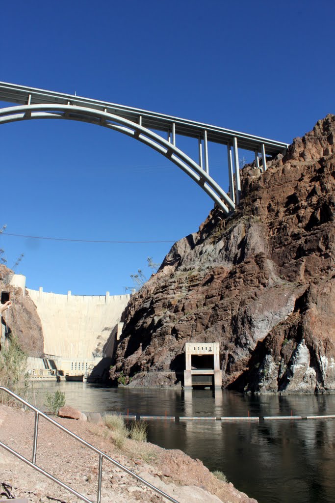 Hoover Dam Bridge by Tuấn Nguyễn