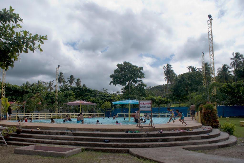 Camp Holiday Resort swimming pool by Jim de Francia