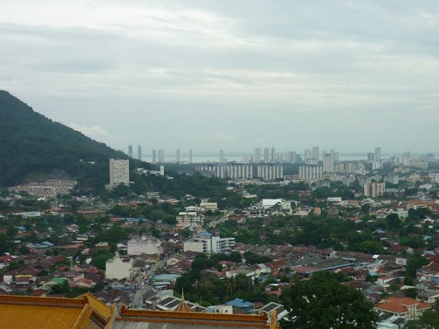 View from Kek Lok Si Temple极乐寺(Dec2010) by shaurwei