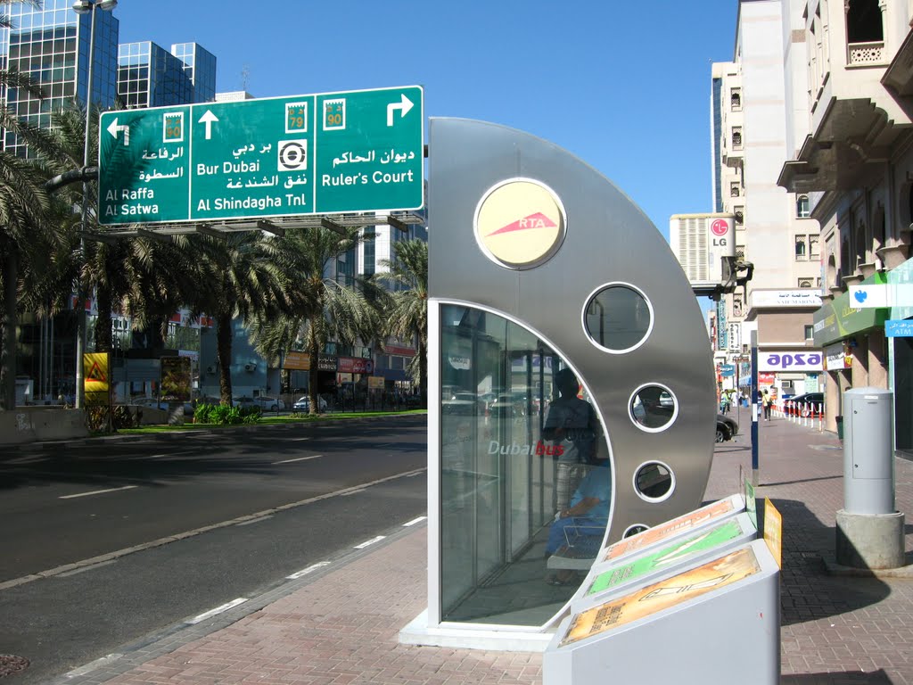 Dubai busstop by jansennico