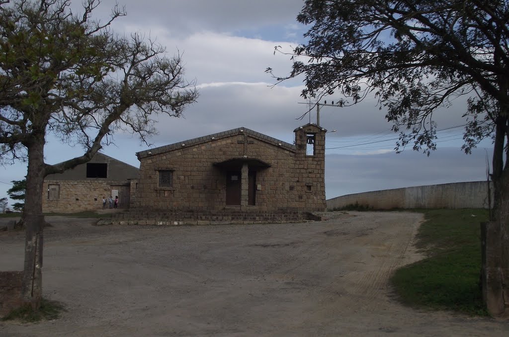 Igreja de Pedras - Rio Tavares by Angelo Carlos Ronchi