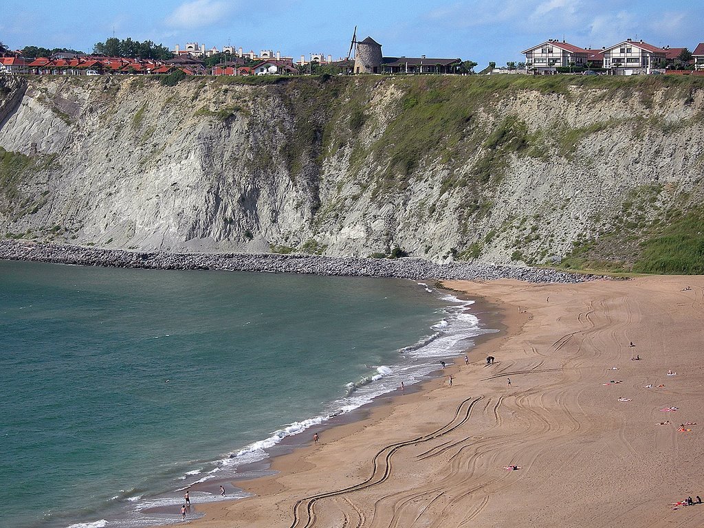 N: Algorta, Playa Arrigunaga y Molino Aixerrota (2007) by schutzpeter