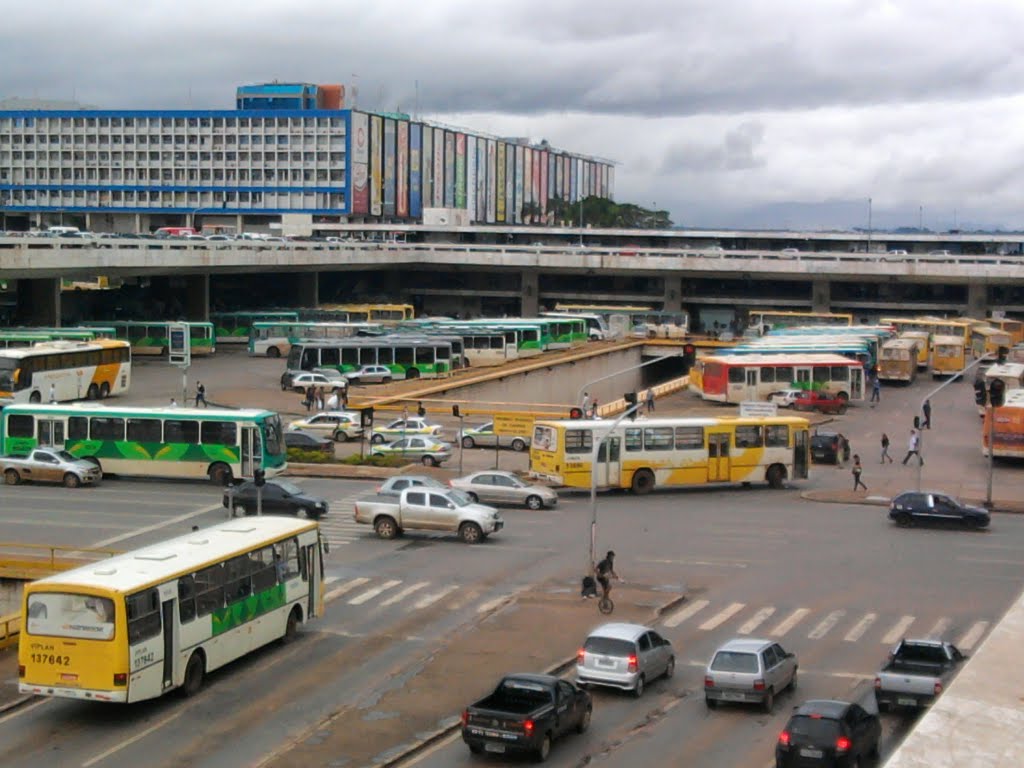 BRASILIA, RODOVIARIA DO PLANO PILOTO E CONJUNTO NACIONAL . by Sinval - DF   (sin-d…