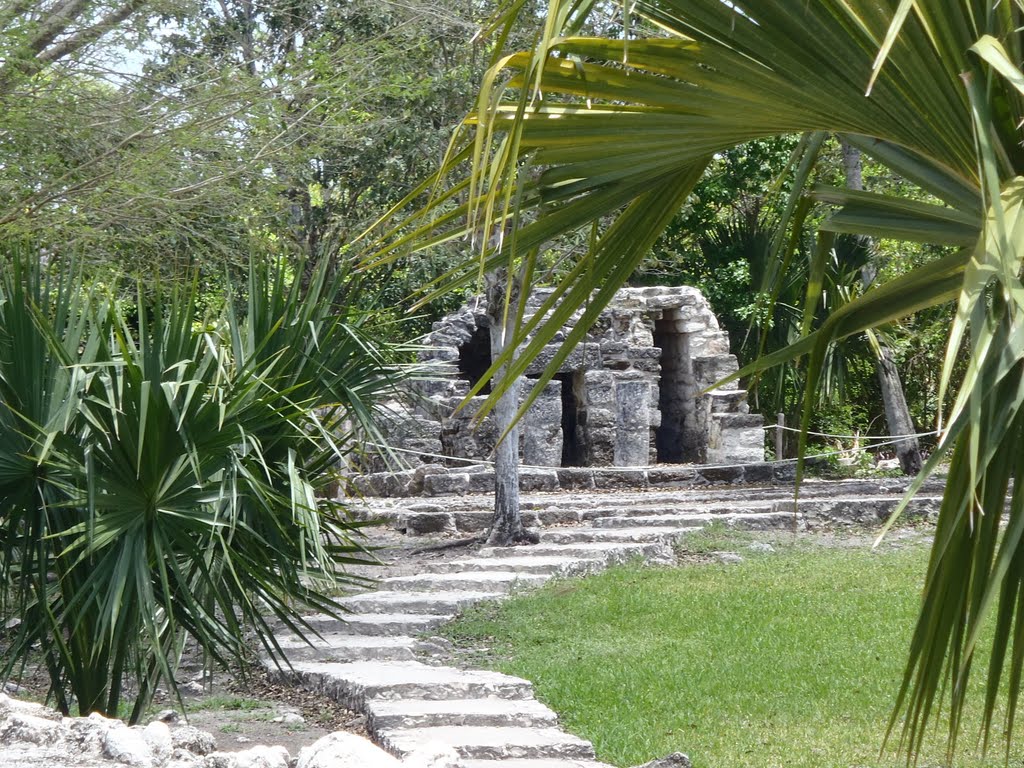 Estructura Chichan Nah, The Small House Structure, San Gervasio Archaeological Site by Taylor Martinez