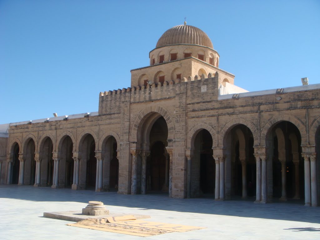 Mesquita de Kairouan interior da bela Tunísia by faysca1983