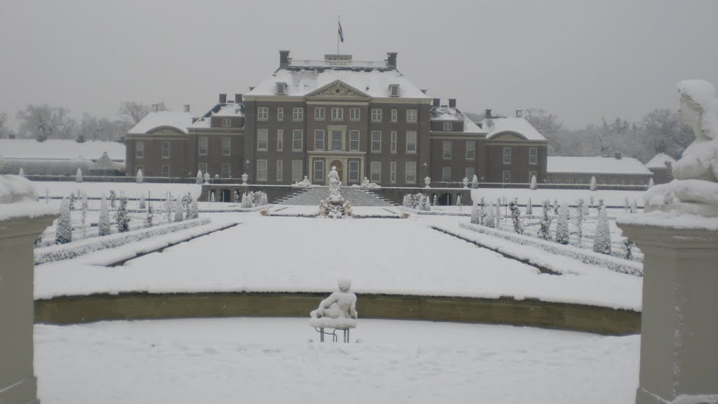 Het Loo in de winter by gjmetselaar