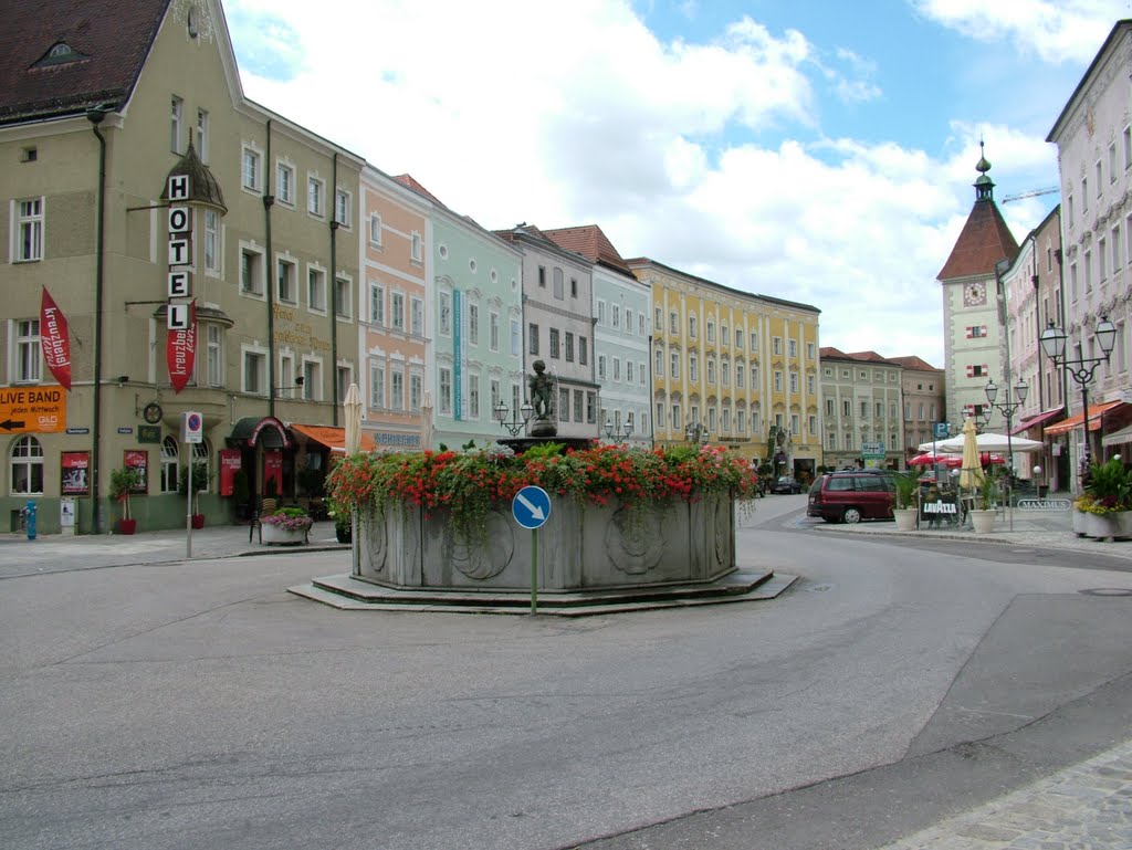 Wels, Stadtplatz kúttal 2008 by benkomarton