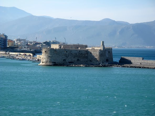 Ο Κούλες από τη θάλασσα. The castle from the sea by erikpraisos