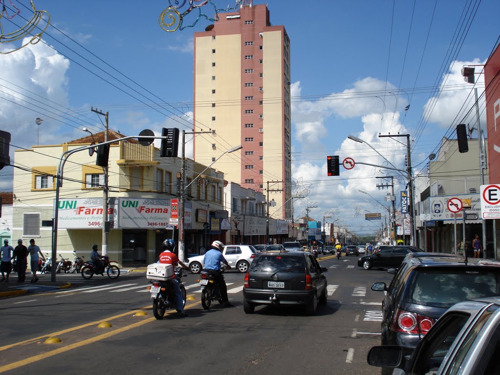 Tupã - SP ( Avenida Tamoios ) by Edson Reis