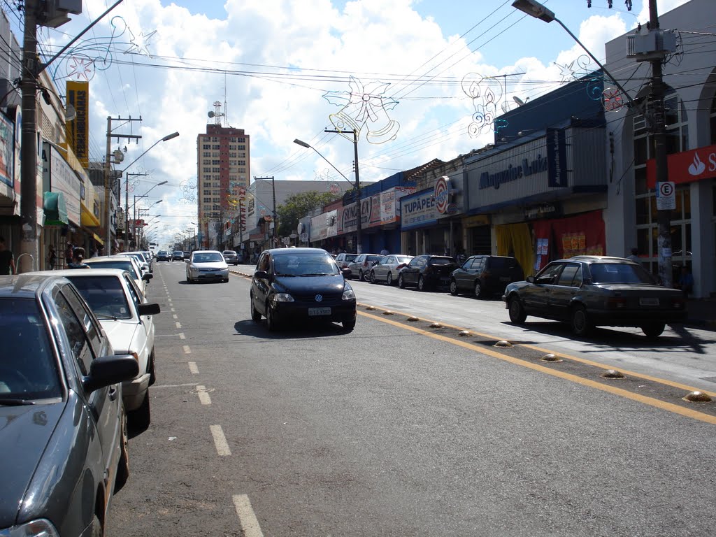 Tupã - SP ( Avenida Tamoios ) by Edson Reis