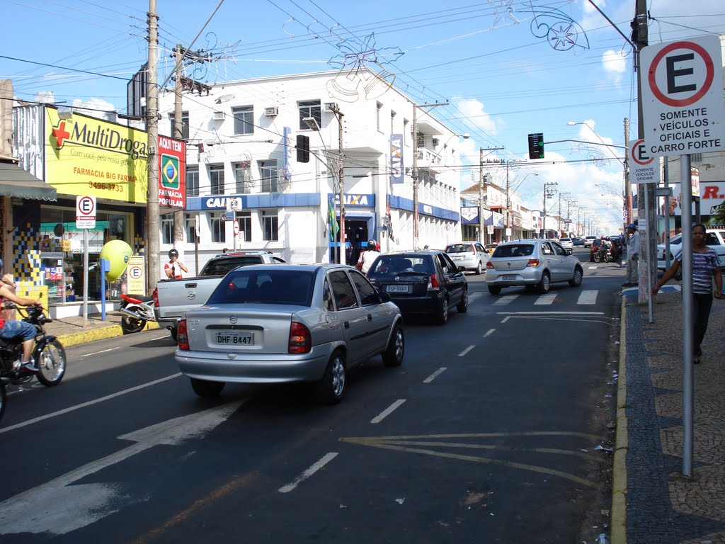 Tupã - SP ( avenida Aimorés ) by Edson Reis