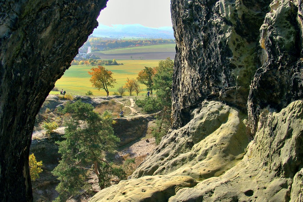 Auf dem "Hamburger Wappen" (Teufelsmauer) by Jürgen Markworth