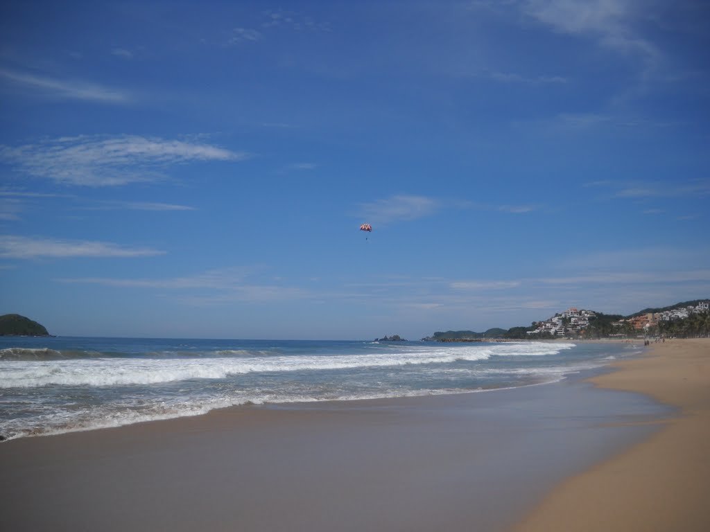 Ixtapa beach by Travel