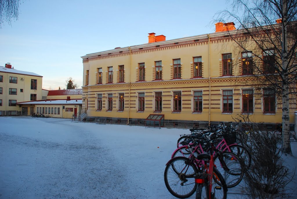 Escola a Oulu by frederic baiges