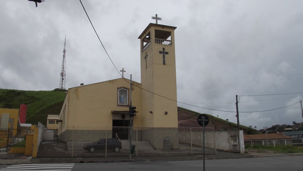 Igreja N. S. Auxiliadora by Julio Cesar Mello