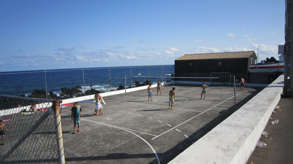 Campo de jogos da Manhenha,freguesia da Piedade,concelho da Vila das Lajes,ilha do Pico,Acores,lado sul da ilha . . by Herbert Terra