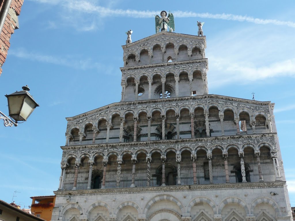 Lucca, Chiesa di San Michele by Aldo Ferretto