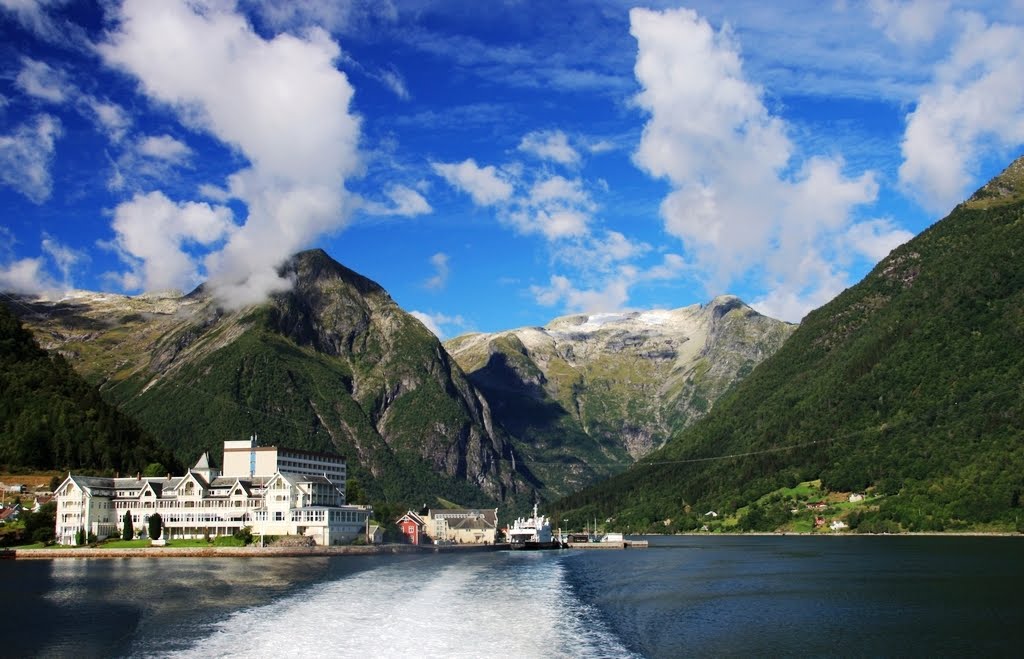 Balestrand by binleeee