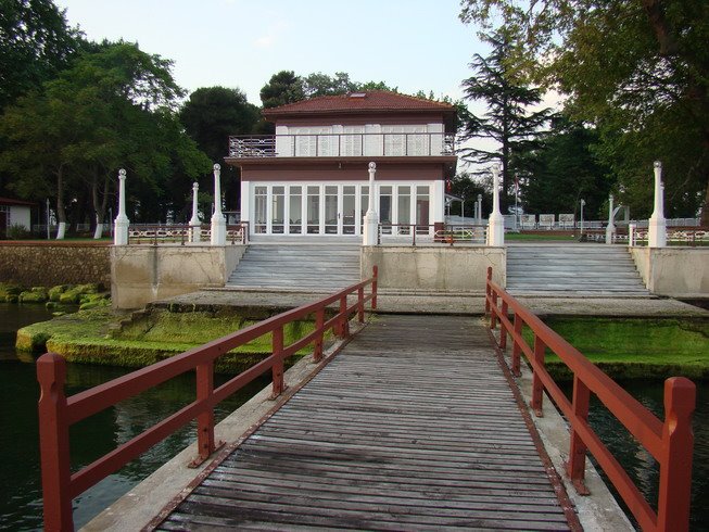 Yalova, Yalova Merkez/Yalova Province, Turkey by erdemisi