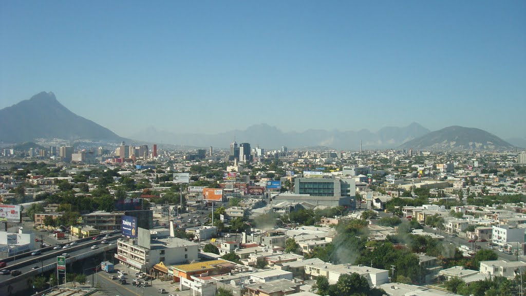 Vista desde Fiesta Inn Tec by Jorge Loredo