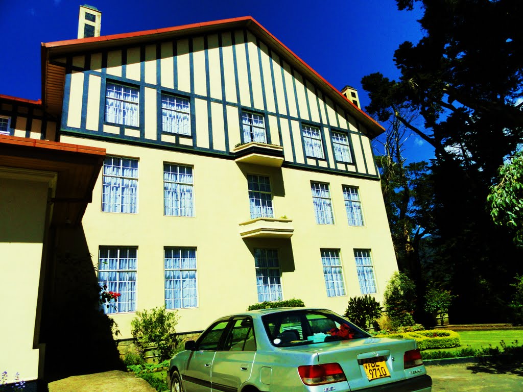 Grand Hotel - Nuwara Eliya by Abdul Razzak Lakhani