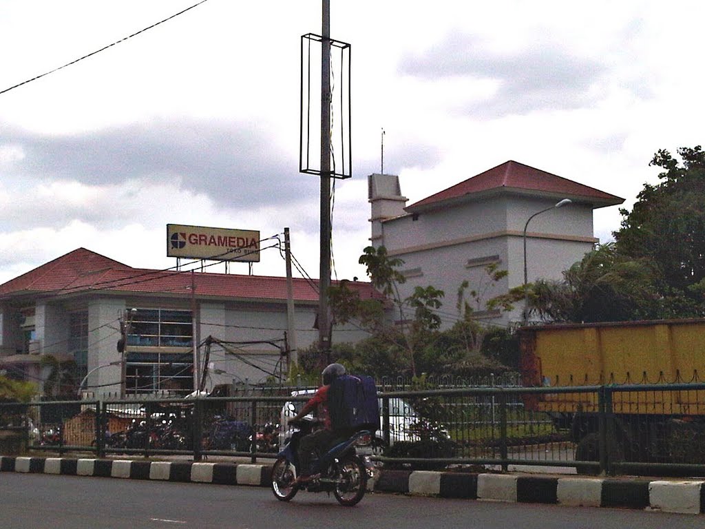 Gramedia bookstore, Jalan Margonda, Depok by indoplaces