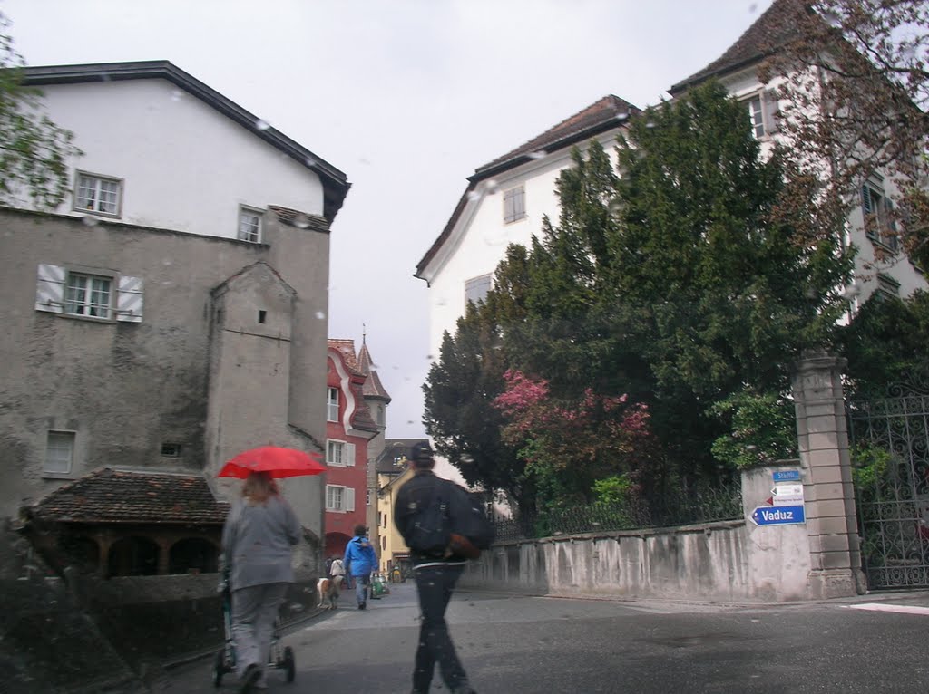 Im Heididorf Maienfeld um 14 Uhr - hier geht´s nach Vaduz by ReinhardKlenke