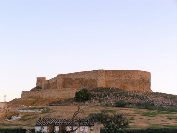 Castillo-Munera (Albacete) by J.A. Ruiz Peñalver