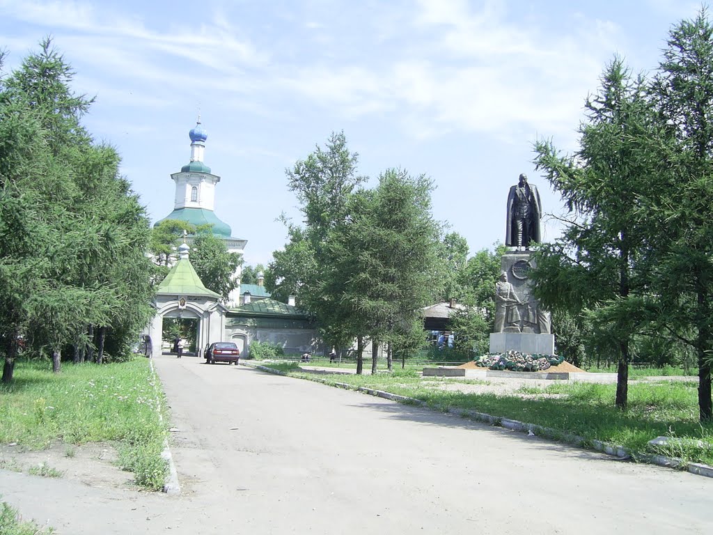 Вход в Знаменский монастырь и памятник А. В. Колчаку by Олег Петухов