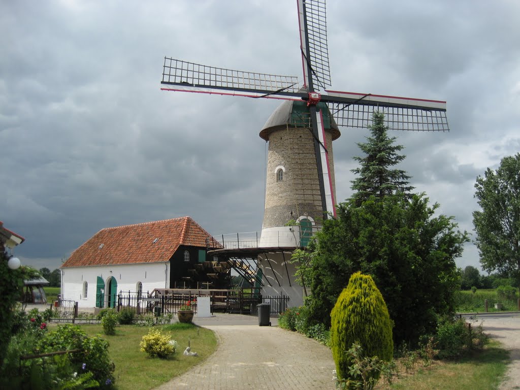 Dinther, De Kilsdonkse Molen by WilenRian