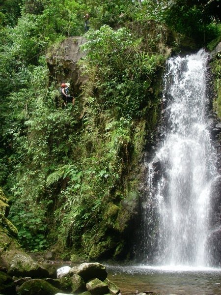 Waterfall tours Costa Rica by GreenFrogAdventures