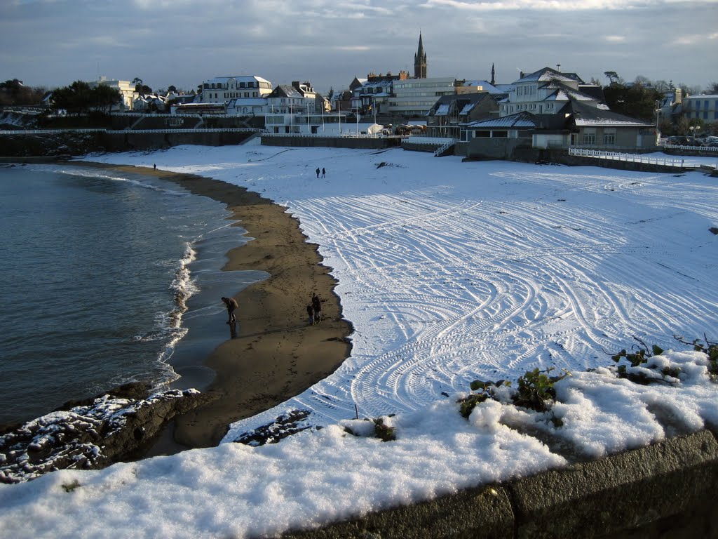 La plage du casino sous la neige by kiki24