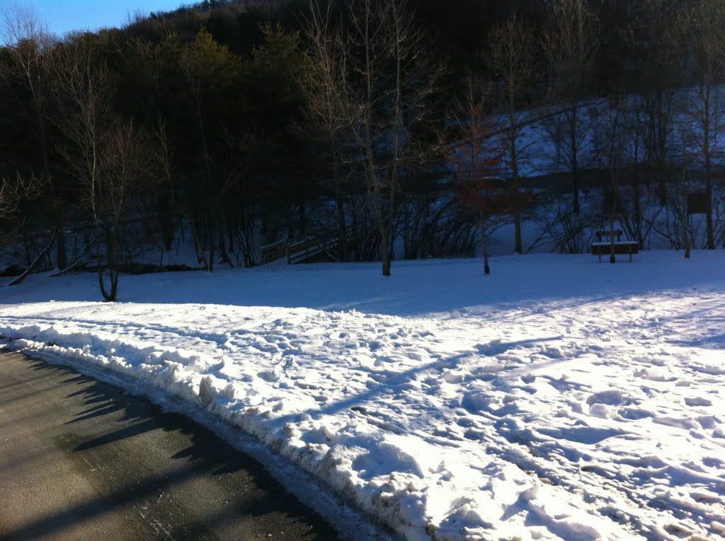 Snow covered field by Conmanlsxu