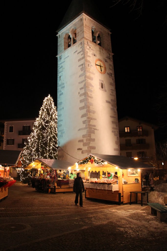 Kerk in Molveno kerst 2010 by R Reukers