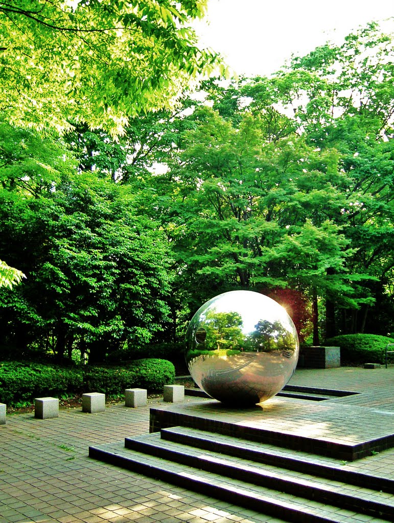 SKY HOLE TAMA CENTER TOKYO by NAVI ABDAVSEN