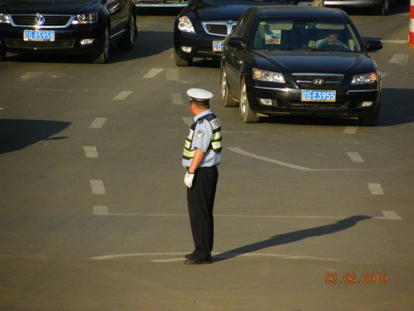 THE CROSSING OF ZHONGYANG STREET AND JIEFANG ROAD by chaoses