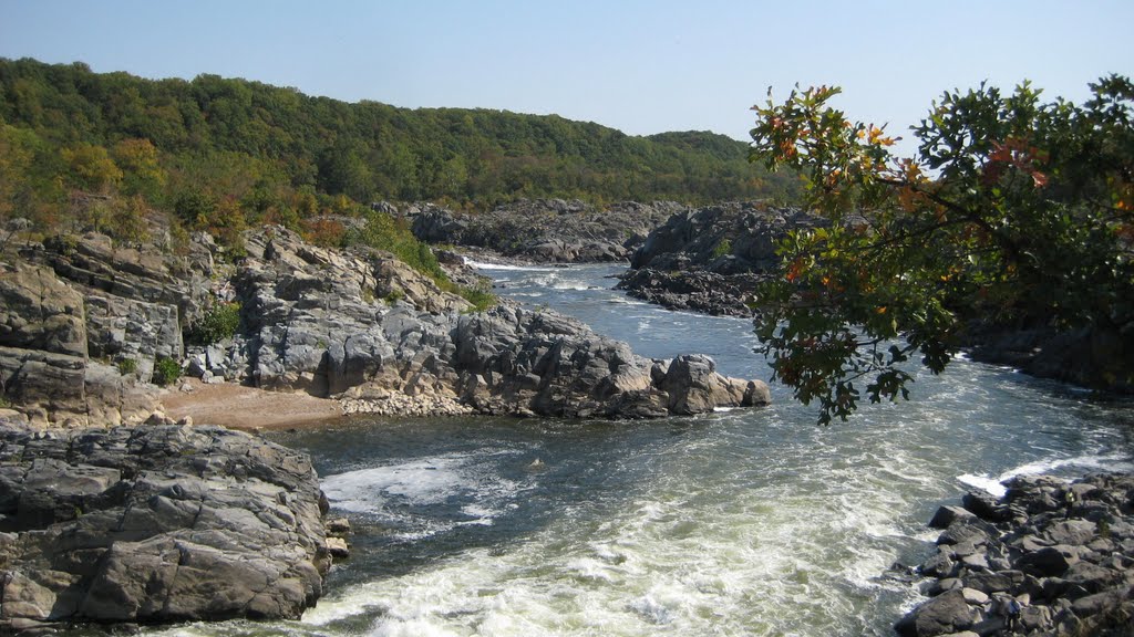 Potomac River, Great Falls National Park, VA by m_ferraton