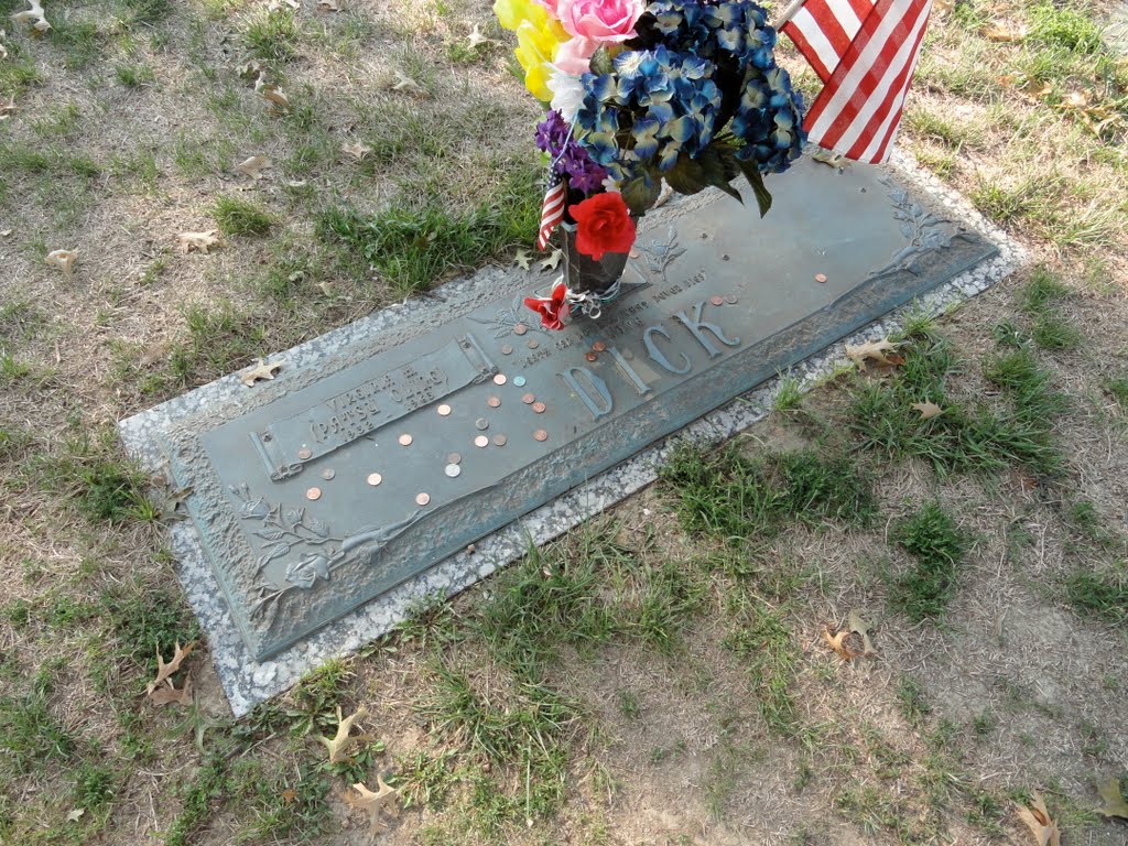 Patsy Cline Gravesite by Kim Inboden