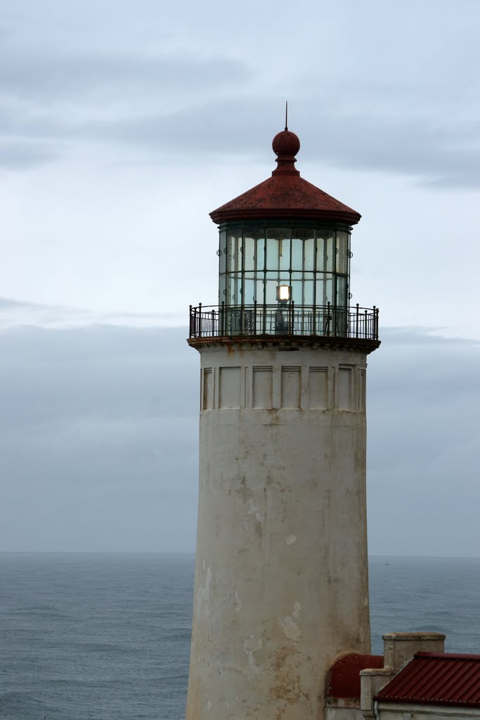 Light house, Long Beach, WA by Fred Leung Yiu Kong