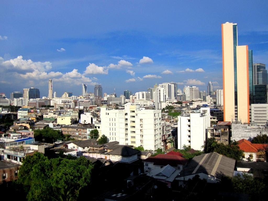 Bangkok View from Si Praya Tower by proarkad