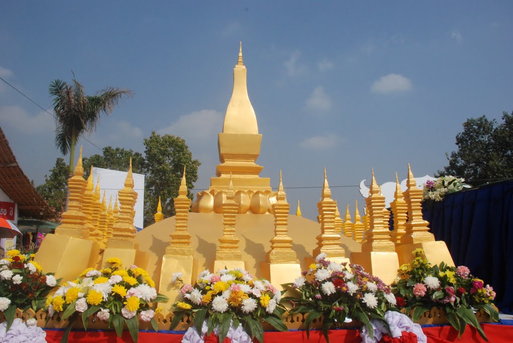 Phra That Luang, vientiane, Laos by Art_msw