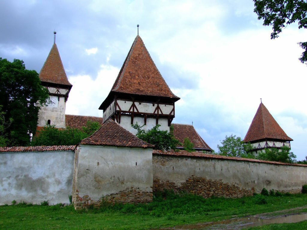 The fortified church from Cincşor by TravelBadgers