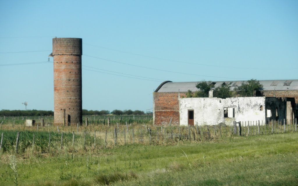 Torre de la antigua quesería. by Andrómeda