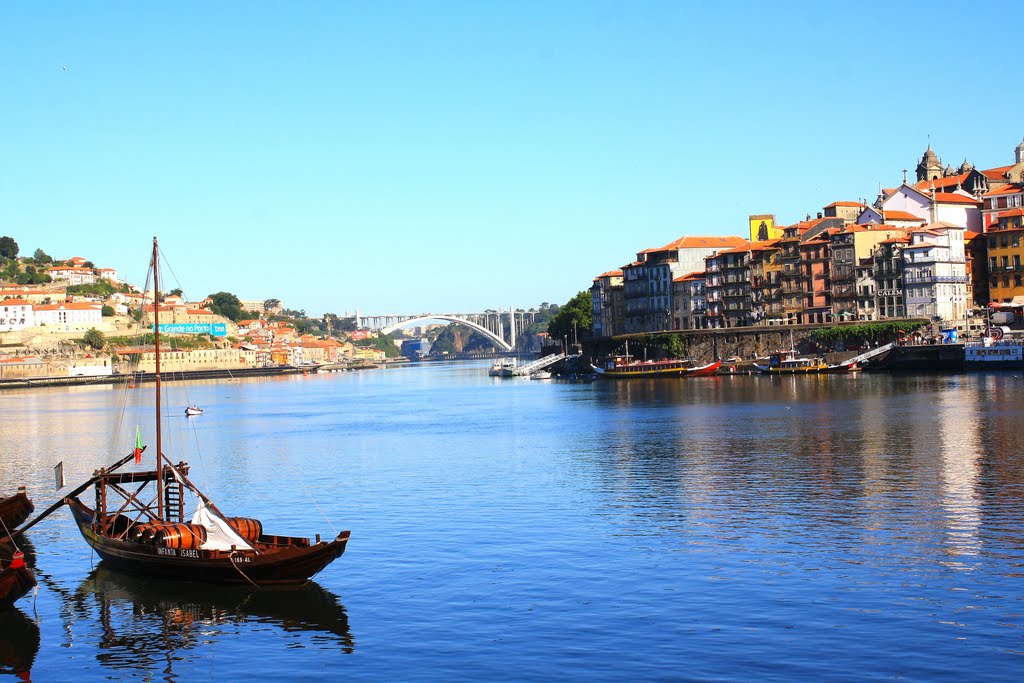 Porto (Oporto) by Joaquim Marchão