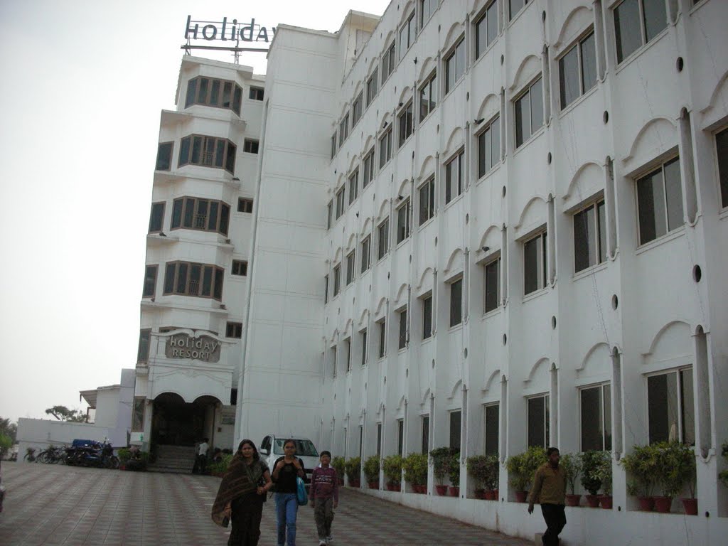 Hotel Holiday Resort, Puri by Vinod Srivastava