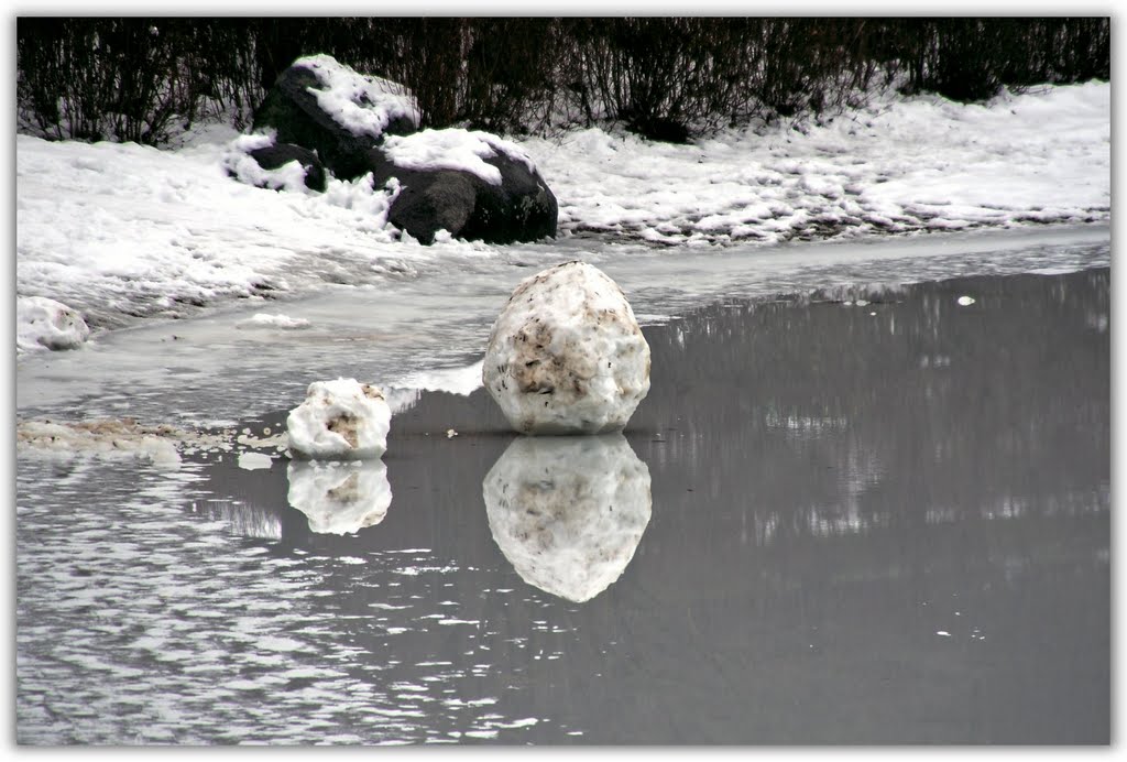 BreitenauerSee-22-Winter ● (Eiskugel) by © Roland