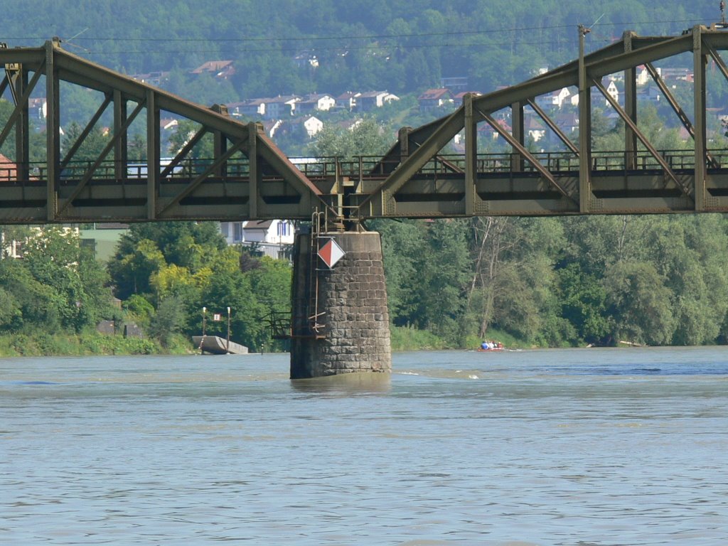 Eisenbahnbrücke bei Koblenz-Felsenau by digibit