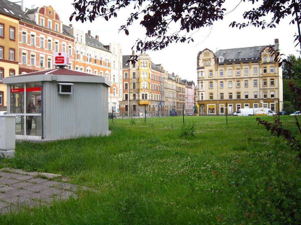 Fürstenstraße/Zietenstraße: Erst Gründerzeit - Dann Plattenbau - Jetzt abgesperrte Brache und Containersparkasse by IngolfBLN