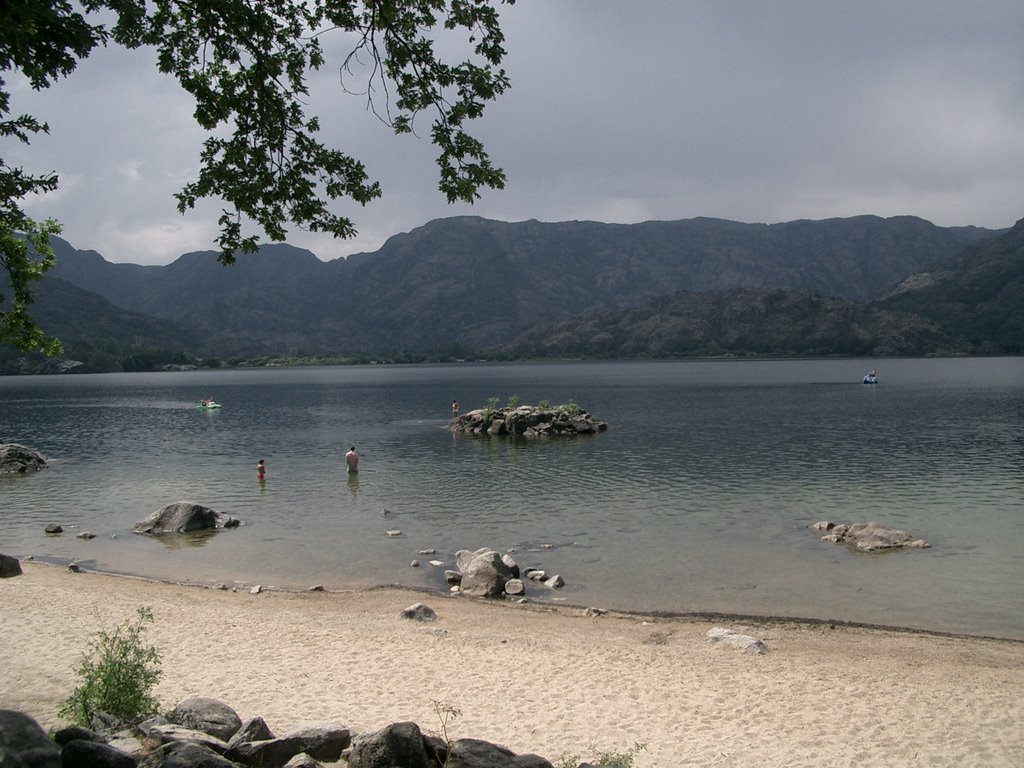 Lago de Sanabria by pajarosalvador